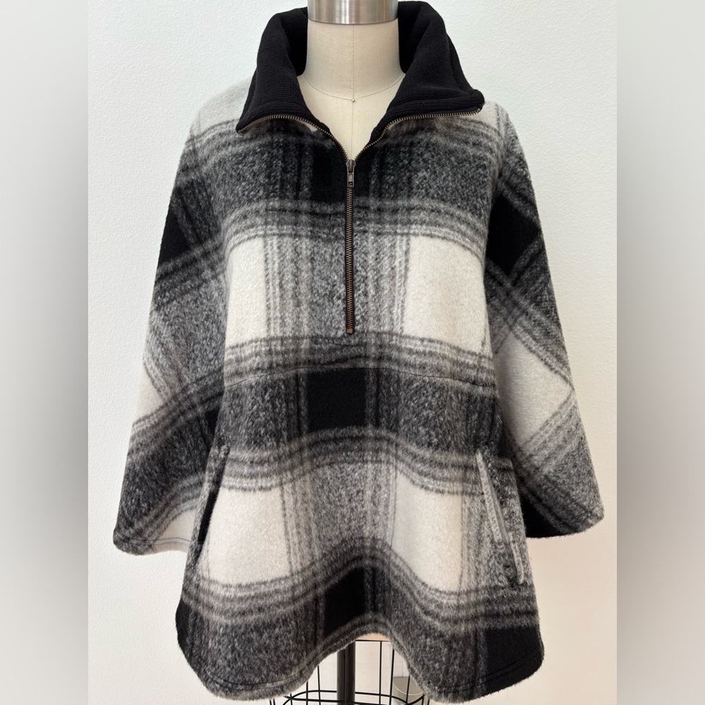 Easel Cozy Zip Neck Poncho NWOT Cream & Black Plaid Rib Collar Welt Pockets